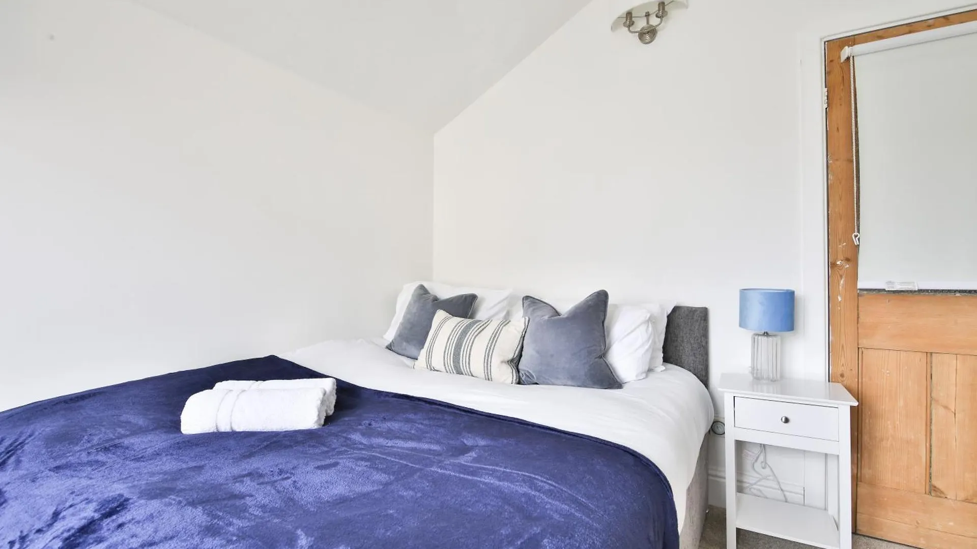 Stayright Homely 3 Bedroom House In Vibrant Whitchurch Cardiff