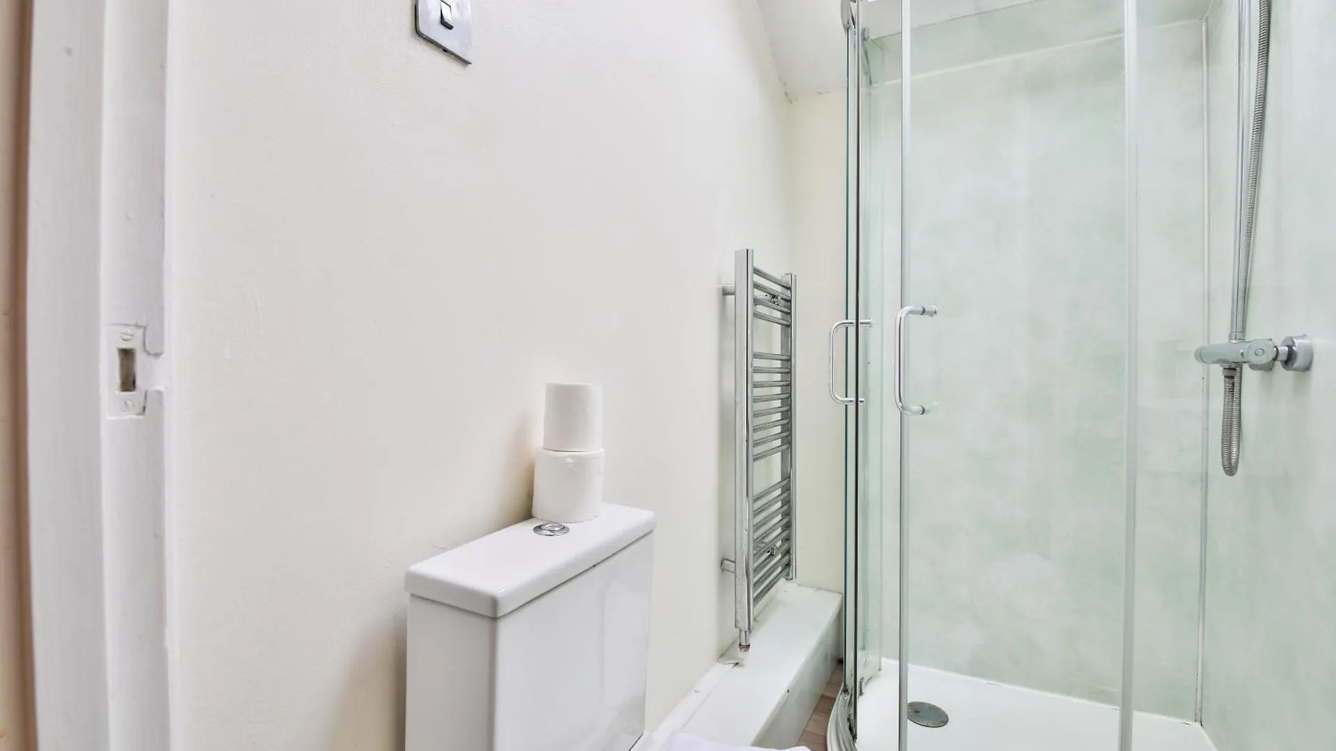 Holiday home Stayright Homely 3 Bedroom House In Vibrant Whitchurch Cardiff