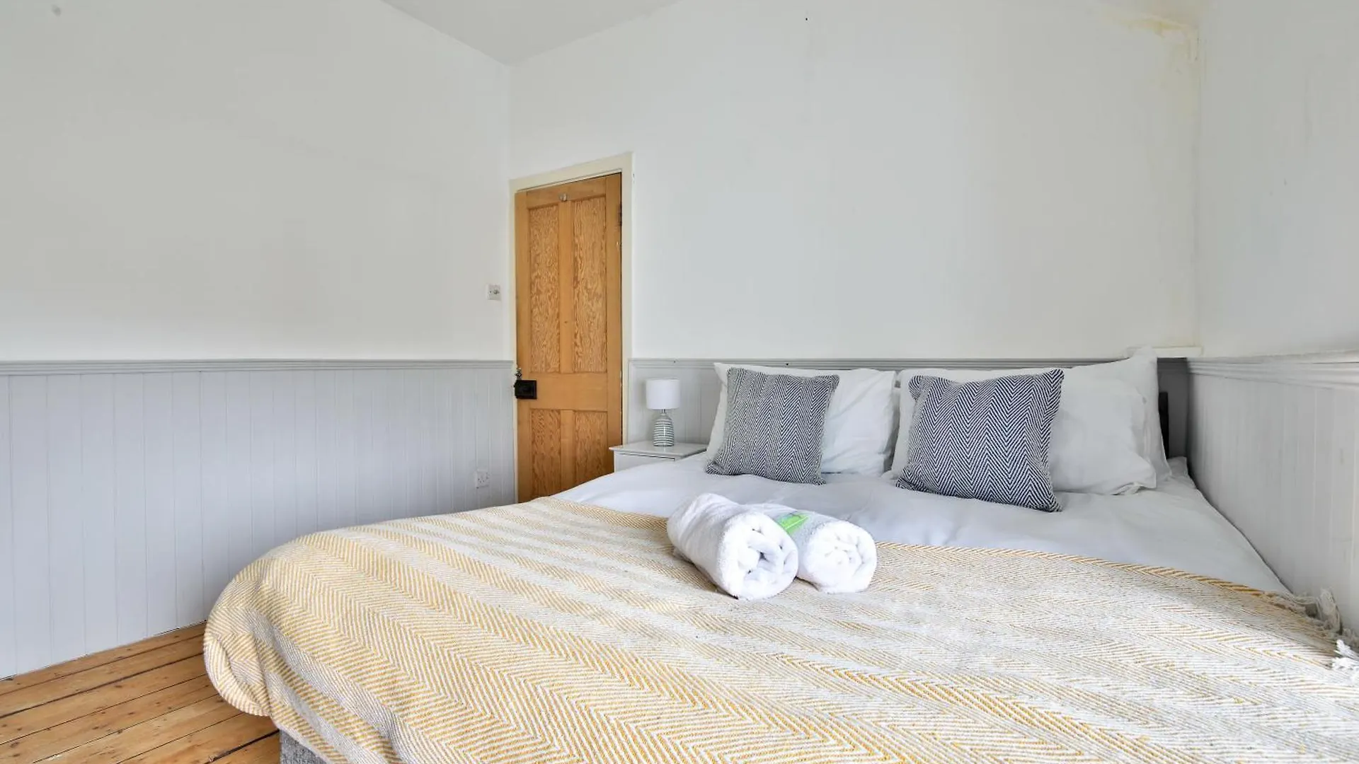 Stayright Homely 3 Bedroom House In Vibrant Whitchurch Cardiff 0*,  United Kingdom