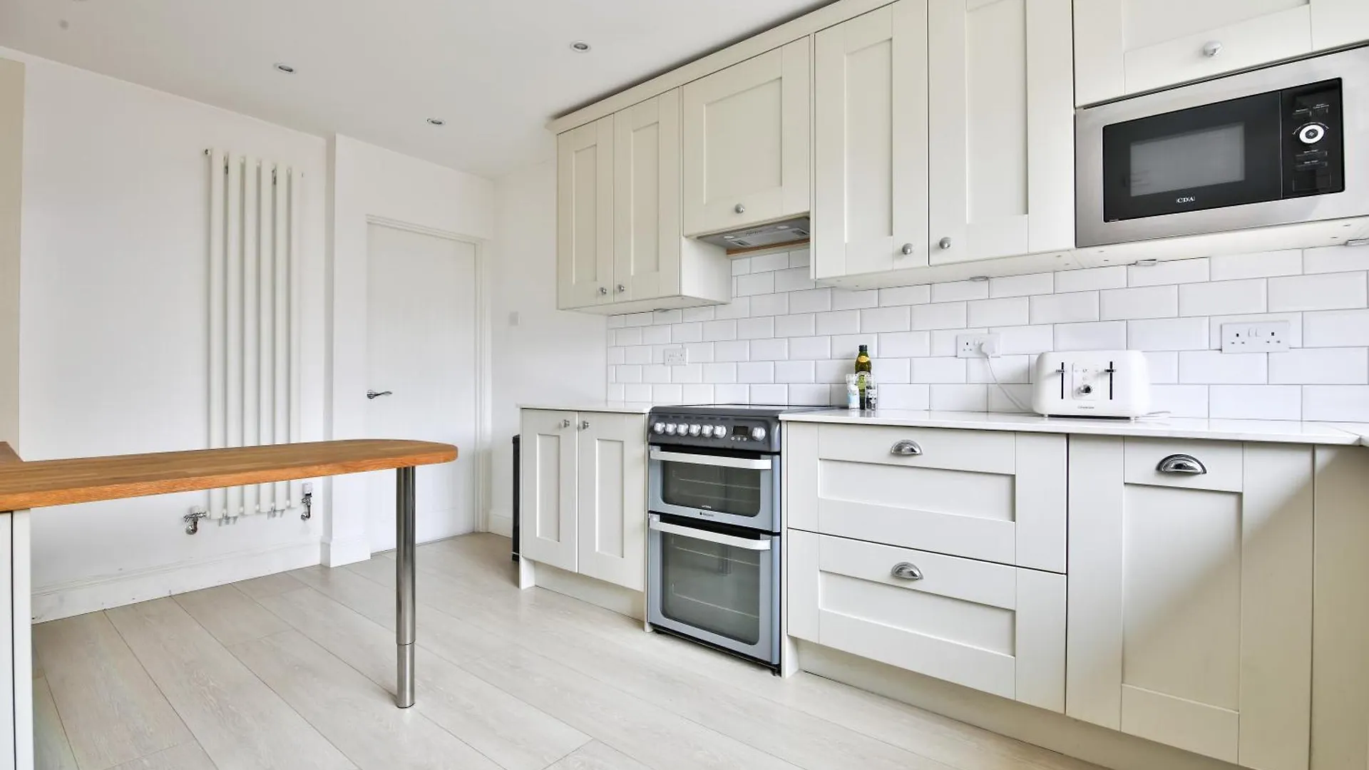 Stayright Homely 3 Bedroom House In Vibrant Whitchurch Cardiff 0*,  United Kingdom