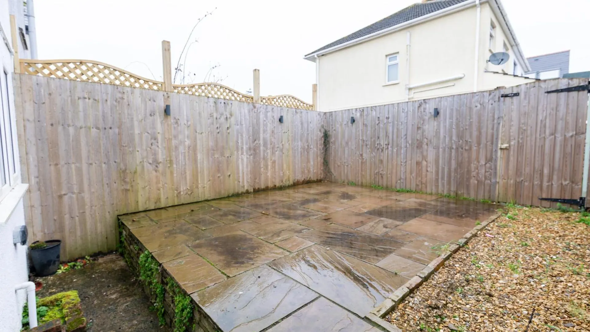 Stayright Homely 3 Bedroom House In Vibrant Whitchurch Cardiff Holiday home