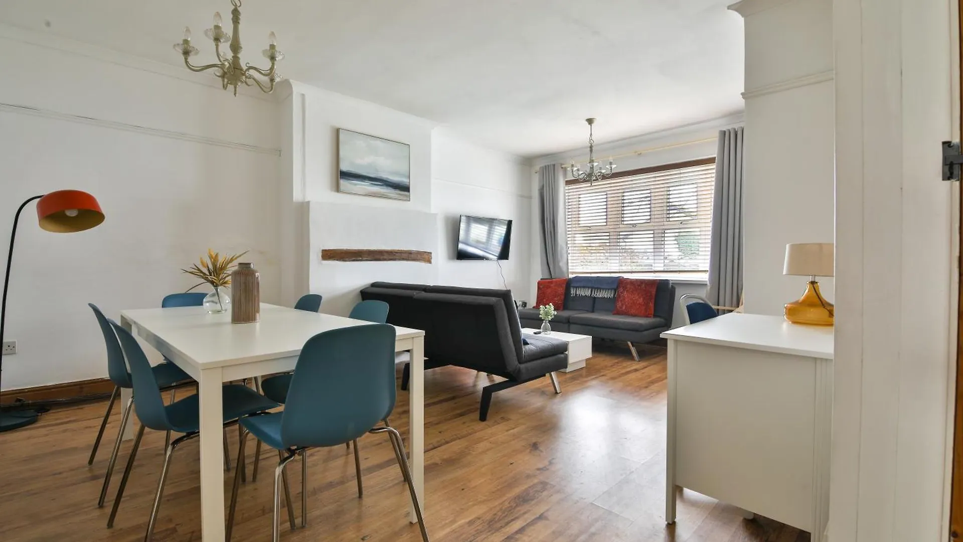 Stayright Homely 3 Bedroom House In Vibrant Whitchurch Cardiff 0*,  United Kingdom